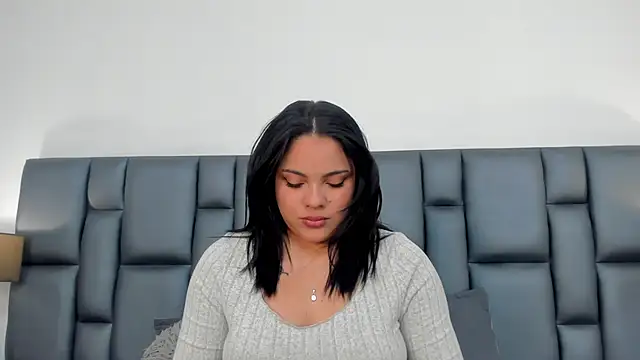 LunaSotto online show from March 12, 2025, 7:36 pm