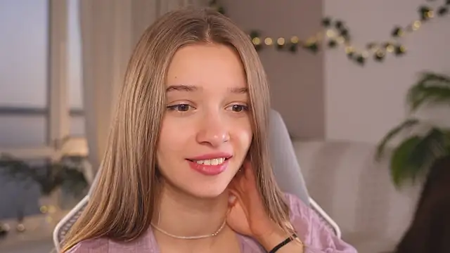 UdelaHathorne online show from September 9, 2025, 4:16 pm