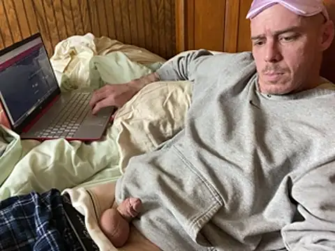 Snapshot of Mac_ThunderCock chatting on February 16, 2026, 12:42 am Mac ThunderCock online show from February 16, 2026, 12:42 am