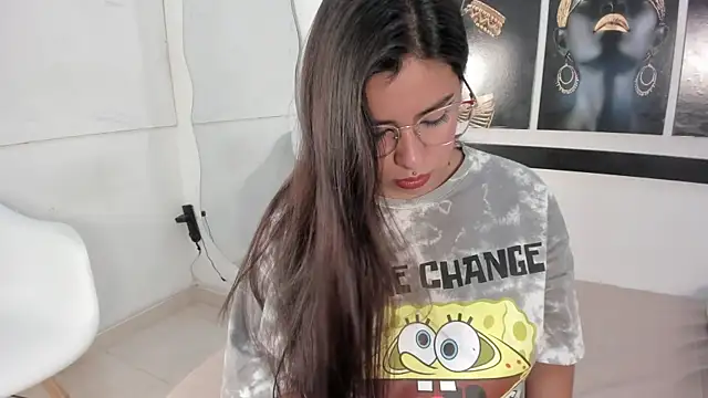 emilyy cooperr online show from October 2, 2025, 12:08 pm