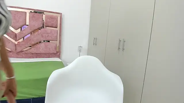 emilyy cooperr online show from March 1, 2025, 6:35 am