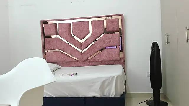 emilyy cooperr online show from March 11, 2025, 3:04 am