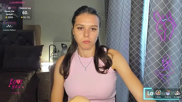 EmelyMason online show from July 14, 2026, 5:34 am