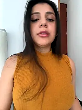 AliceGarc online show from September 10, 2025, 7:13 pm
