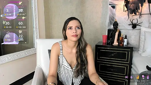 Snapshot of LiliJensen chatting on October 27, 2025, 8:10 pm LiliJensen online show from October 27, 2025, 8:10 pm