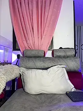 CRAZY-BOY99 online show from February 18, 2026, 12:34 pm