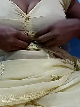 Snapshot of Sexyradha_ chatting on February 23, 2026, 4:18 pm Sexyradha online show from February 23, 2026, 4:18 pm