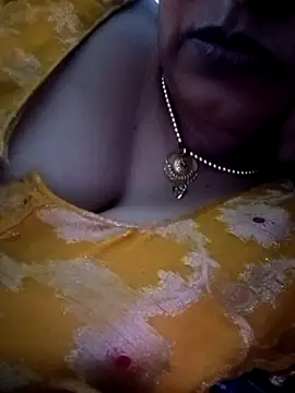 Snapshot of Neha-Bhabhi-Rasily chatting on November 20, 2025, 10:38 am Neha-Bhabhi-Rasily online show from November 20, 2025, 10:38 am