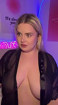 Snapshot of April_Vancee chatting on July 8, 2026, 5:02 pm April Vancee online show from July 8, 2026, 5:02 pm