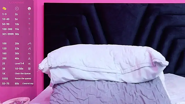 Snapshot of playfulcurvy chatting on September 27, 2025, 6:14 pm playfulcurvy online show from September 27, 2025, 6:14 pm