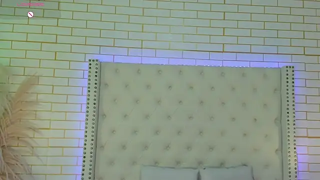 Snapshot of aurora_collinss_ chatting on January 18, 2026, 12:19 pm aurora collinss online show from January 18, 2026, 12:19 pm