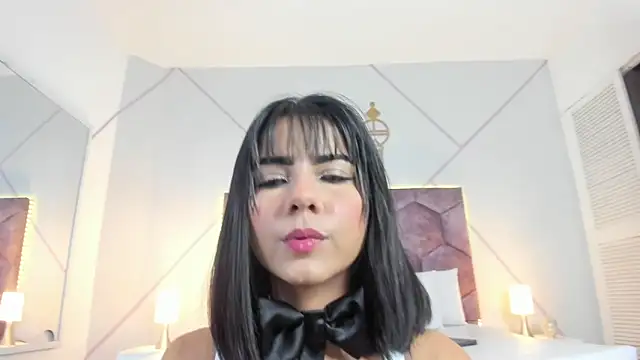 Snapshot of aurora_collinss_ chatting on October 28, 2025, 2:38 pm aurora collinss  online show from October 28, 2025, 2:38 pm