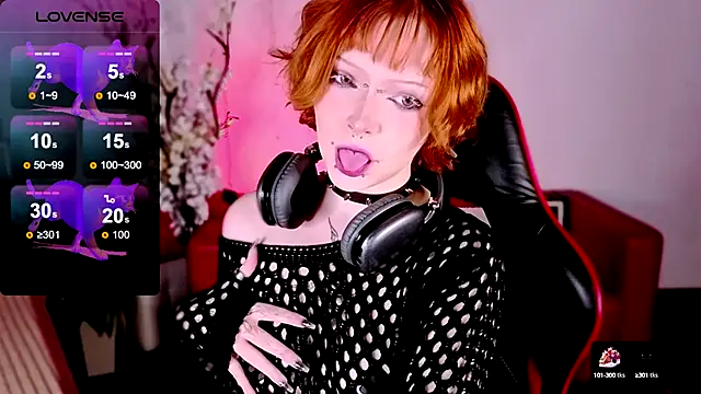 NicoleFlloret online show from September 29, 2025, 8:25 pm