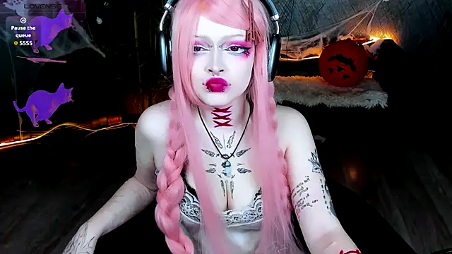 NicoleFlloret online show from October 26, 2025, 8:42 pm