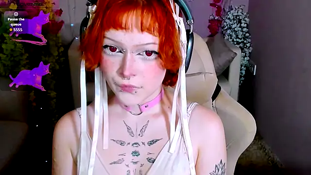 NicoleFlloret online show from September 20, 2025, 8:47 pm