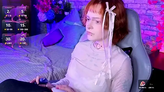 NicoleFlloret online show from September 23, 2025, 8:49 pm