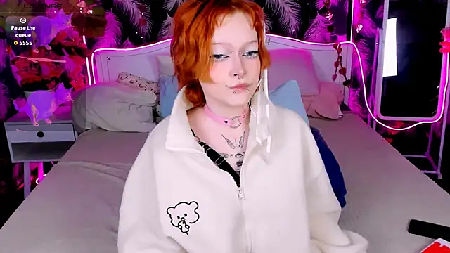 NicoleFlloret online show from September 25, 2025, 8:26 pm