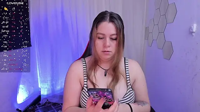 sarah t1  online show from May 26, 2026, 3:10 pm