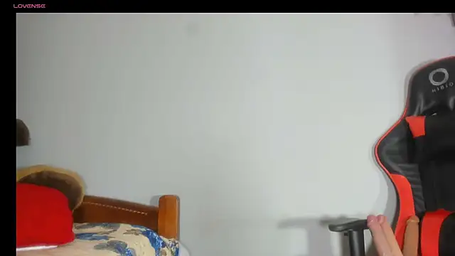 hot-nikol online show from April 17, 2026, 1:30 am