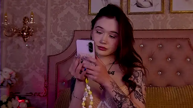 Snapshot of HeatherSweet_ chatting on November 13, 2025, 5:50 pm HeatherSweet online show from November 13, 2025, 5:50 pm