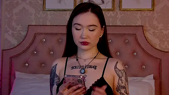 Snapshot of HeatherSweet_ chatting on September 9, 2025, 6:17 pm HeatherSweet online show from September 9, 2025, 6:17 pm