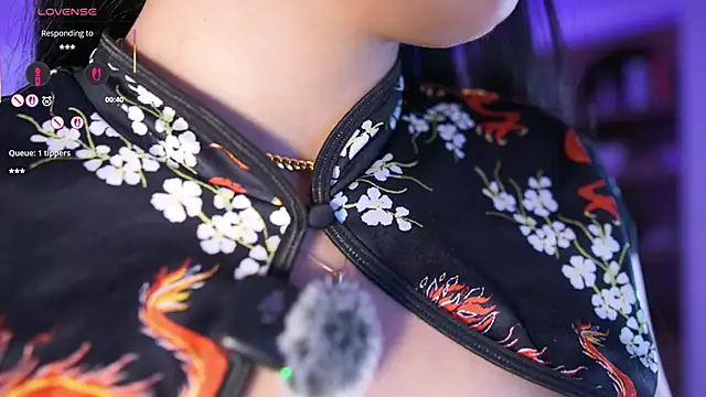 Snapshot of JulesBenett chatting on February 20, 2026, 11:34 am JulesBenett online show from February 20, 2026, 11:34 am