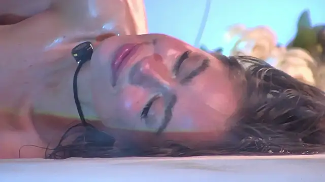 Snapshot of Amanda_River chatting on October 9, 2025, 6:58 am Amanda River online show from October 9, 2025, 6:58 am