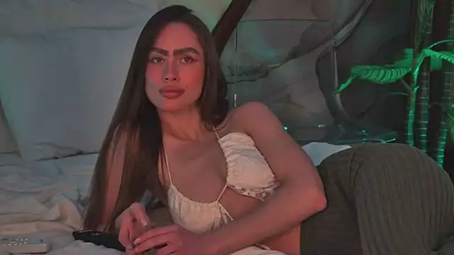 Snapshot of Amanda_River chatting on April 29, 2026, 7:53 pm Amanda River online show from April 29, 2026, 7:53 pm