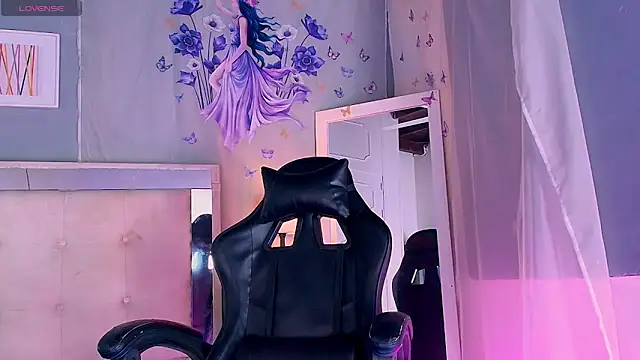 Emily Castillo 1 online show from April 17, 2026, 4:48 am