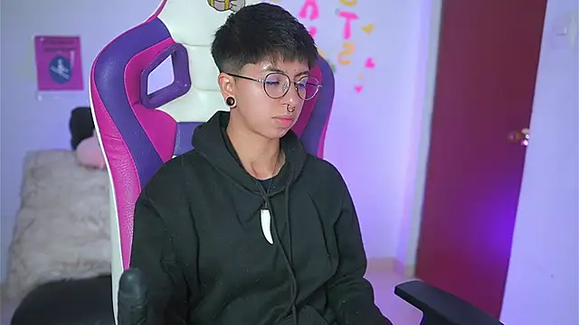 tommy blue online show from September 19, 2025, 12:53 pm