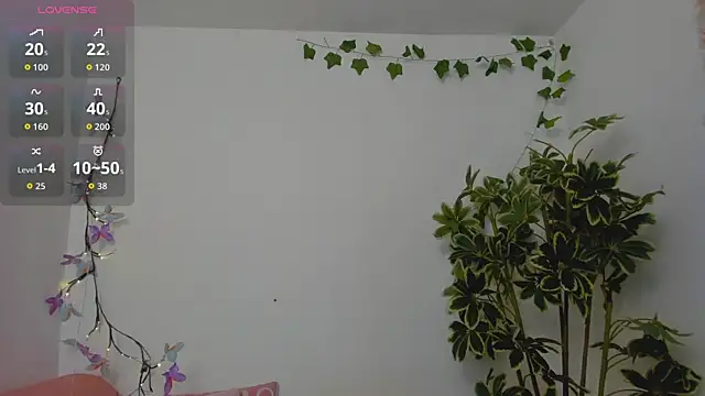 SaskiaGrendel online show from May 19, 2026, 1:56 am