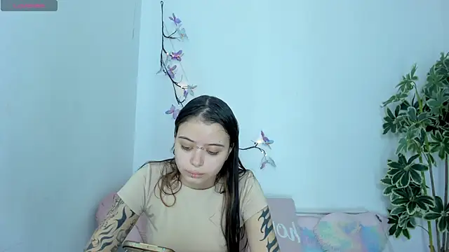 Snapshot of SaskiaGrendel chatting on October 22, 2025, 6:07 pm SaskiaGrendel online show from October 22, 2025, 6:07 pm