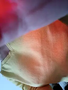 Snapshot of BellyDancer1 chatting on October 20, 2025, 7:42 am BellyDancer1 online show from October 20, 2025, 7:42 am