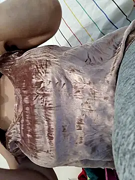 Snapshot of BellyDancer1 chatting on October 22, 2025, 7:24 pm BellyDancer1 online show from October 22, 2025, 7:24 pm