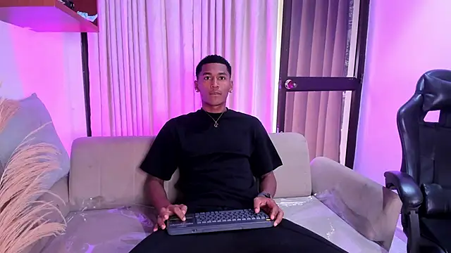 LexiAndDeker online show from November 16, 2025, 3:17 pm