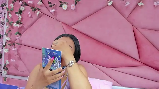 Snapshot of _Violeta_18 chatting on October 11, 2025, 3:18 am Violeta 18 online show from October 11, 2025, 3:18 am