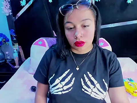 Snapshot of _Violeta_18 chatting on September 23, 2025, 3:46 am Violeta 18 online show from September 23, 2025, 3:46 am