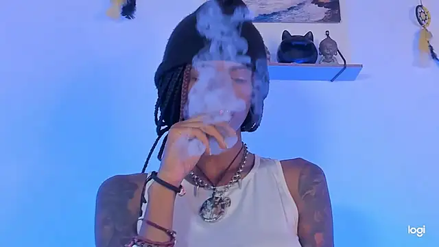 Snapshot of Aprillebony chatting on October 2, 2025, 9:07 pm Aprillebony online show from October 2, 2025, 9:07 pm