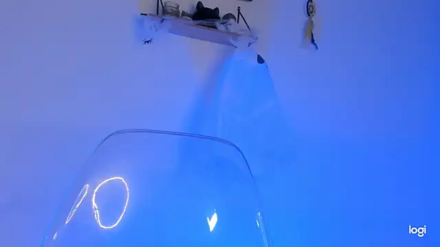 Snapshot of Aprillebony chatting on October 24, 2025, 7:13 pm Aprillebony online show from October 24, 2025, 7:13 pm