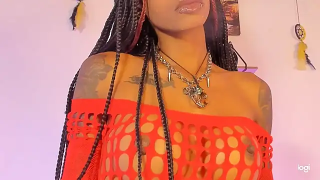 Snapshot of Aprillebony chatting on October 1, 2025, 1:00 am Aprillebony online show from October 1, 2025, 1:00 am