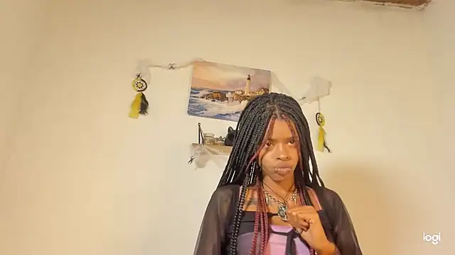 Snapshot of Aprillebony chatting on October 14, 2025, 10:42 pm Aprillebony online show from October 14, 2025, 10:42 pm