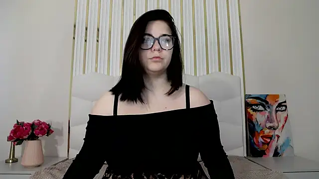 Snapshot of Eliss_Shyyo chatting on October 13, 2025, 6:04 am Eliss Shyyo online show from October 13, 2025, 6:04 am