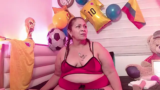 scarlettbooty online show from June 14, 2026, 11:44 am