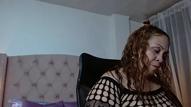 scarlettbooty online show from March 5, 2025, 3:18 am