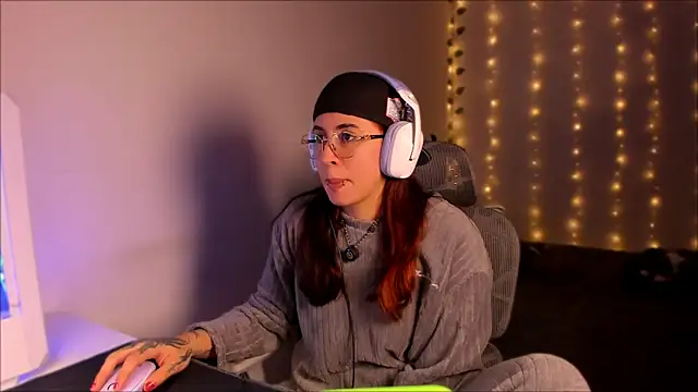 Camil Lee online show from October 28, 2025, 2:23 am