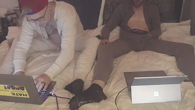 weknowourworth6999 online show from October 31, 2025, 2:30 am