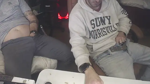 weknowourworth6999 online show from October 26, 2025, 9:59 pm