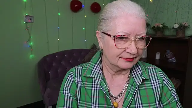 Maya Mayflower online show from March 5, 2025, 12:11 pm