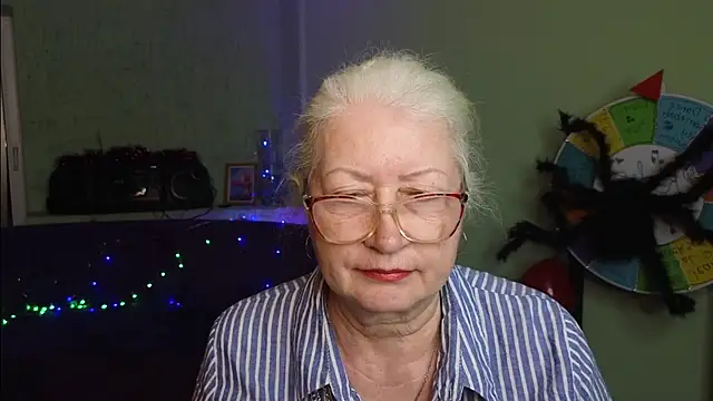 Maya Mayflower online show from March 4, 2025, 12:12 pm