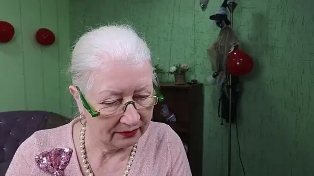 Maya Mayflower online show from March 10, 2025, 9:23 am